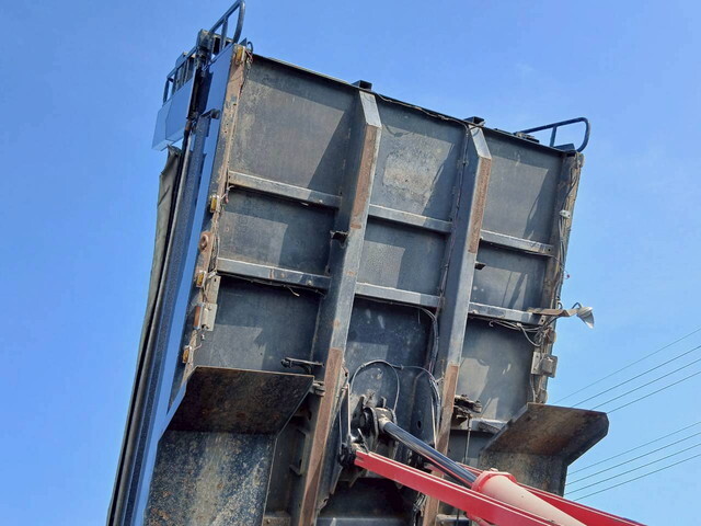 日野プロフィアダンプ大型（10t）[写真16]