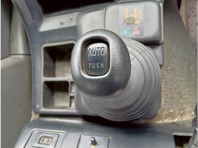 いすゞギガトレーラーヘッド（トラクターヘッド）大型（10t）[写真16]