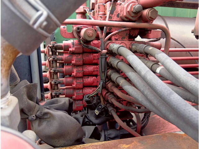 いすゞギガトレーラーヘッド（トラクターヘッド）大型（10t）[写真22]