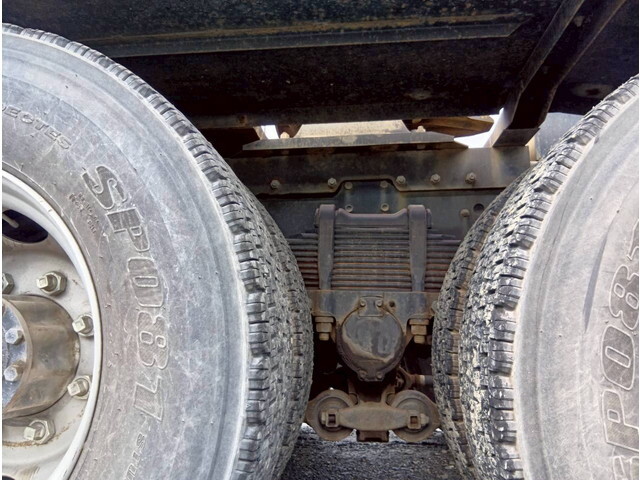 いすゞギガトレーラーヘッド（トラクターヘッド）大型（10t）[写真25]