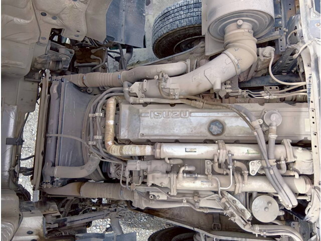 いすゞギガトレーラーヘッド（トラクターヘッド）大型（10t）[写真30]