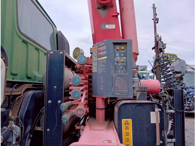 いすゞギガトレーラーヘッド（トラクターヘッド）大型（10t）[写真32]