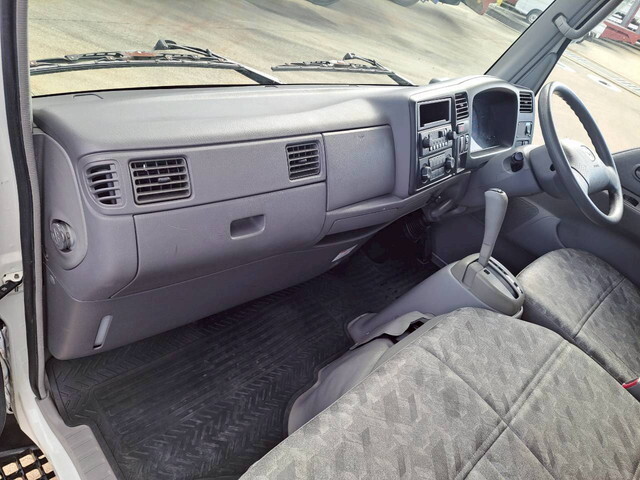 マツダタイタンダッシュアルミバン小型（2t・3t）[写真10]