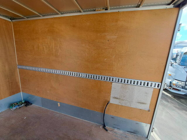 マツダタイタンダッシュアルミバン小型（2t・3t）[写真14]