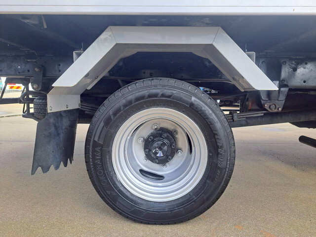 マツダタイタンダッシュアルミバン小型（2t・3t）[写真24]