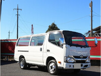 トヨタトヨエース移動販売車小型（2t・3t）[写真01]