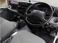 トヨタトヨエース移動販売車小型（2t・3t）[写真26]