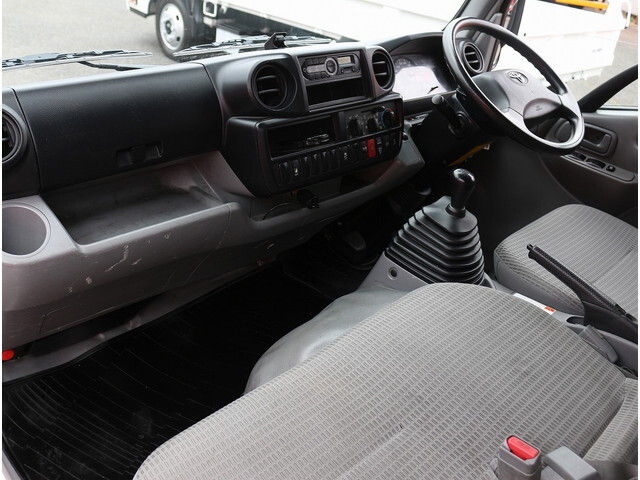 トヨタトヨエース移動販売車小型（2t・3t）[写真34]