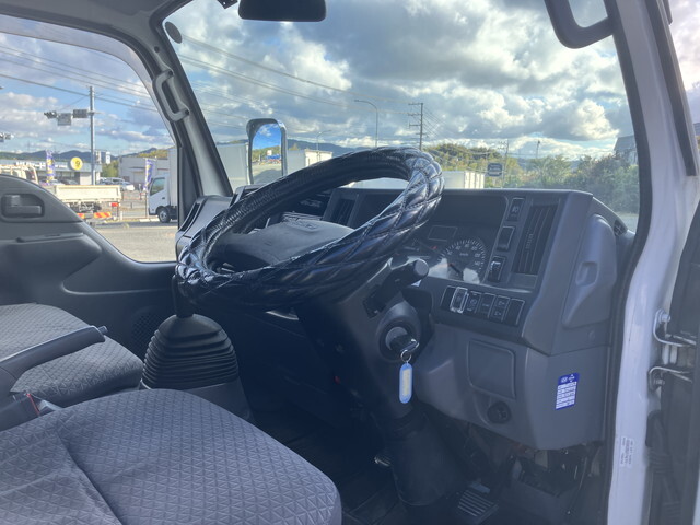 いすゞエルフクレーン付小型（2t・3t）[写真34]