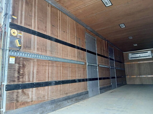 日野プロフィア冷凍車（冷蔵車）大型（10t）[写真06]