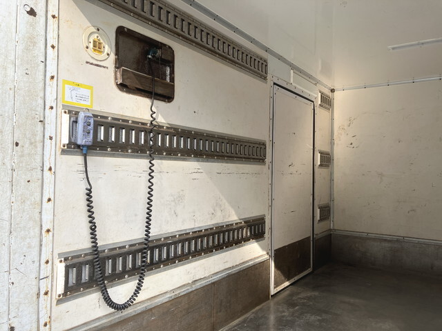 日野デュトロパネルバン小型（2t・3t）[写真14]