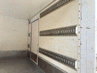 日野デュトロパネルバン小型（2t・3t）[写真16]