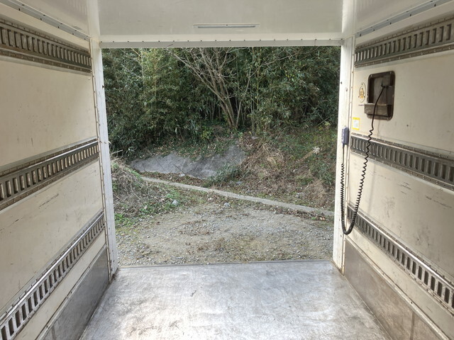 日野デュトロパネルバン小型（2t・3t）[写真17]