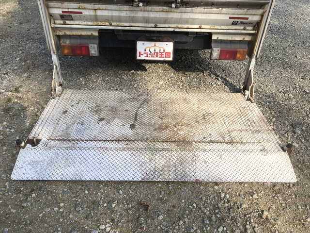日野デュトロパネルバン小型（2t・3t）[写真18]