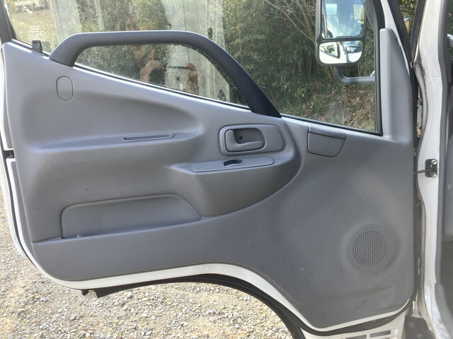 日野デュトロパネルバン小型（2t・3t）[写真27]