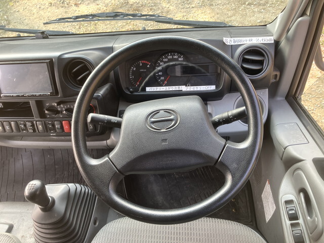 日野デュトロパネルバン小型（2t・3t）[写真35]