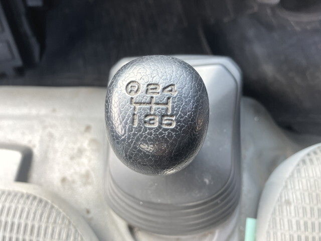 日野デュトロパネルバン小型（2t・3t）[写真37]