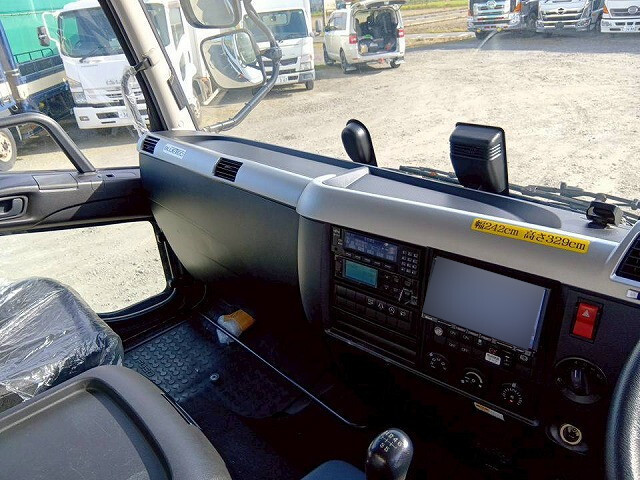 三菱ふそうファイター冷凍車（冷蔵車）中型（4t）[写真14]