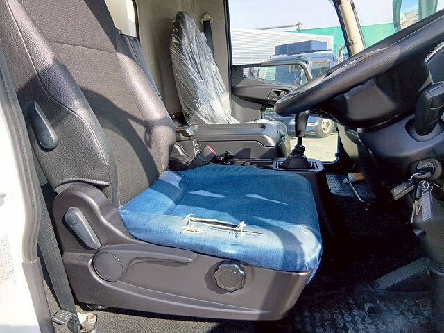 三菱ふそうファイター冷凍車（冷蔵車）中型（4t）[写真17]