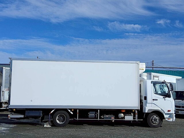 三菱ふそうファイター冷凍車（冷蔵車）中型（4t）[写真07]