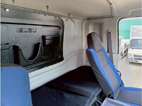 いすゞギガアルミウイング大型（10t）[写真15]