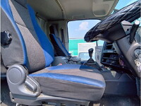 いすゞギガアルミウイング大型（10t）[写真17]