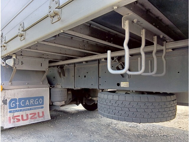 いすゞギガアルミウイング大型（10t）[写真24]