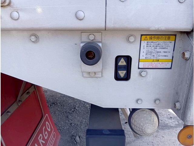 いすゞギガアルミウイング大型（10t）[写真26]