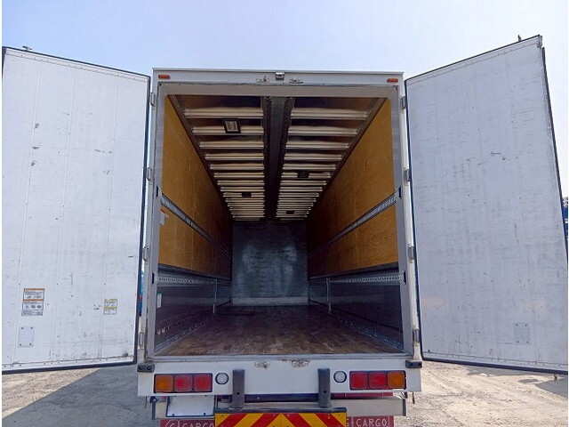 いすゞギガアルミウイング大型（10t）[写真03]