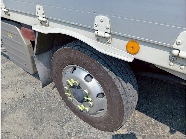 いすゞギガアルミウイング大型（10t）[写真35]