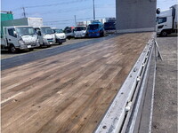 いすゞギガアルミウイング大型（10t）[写真05]