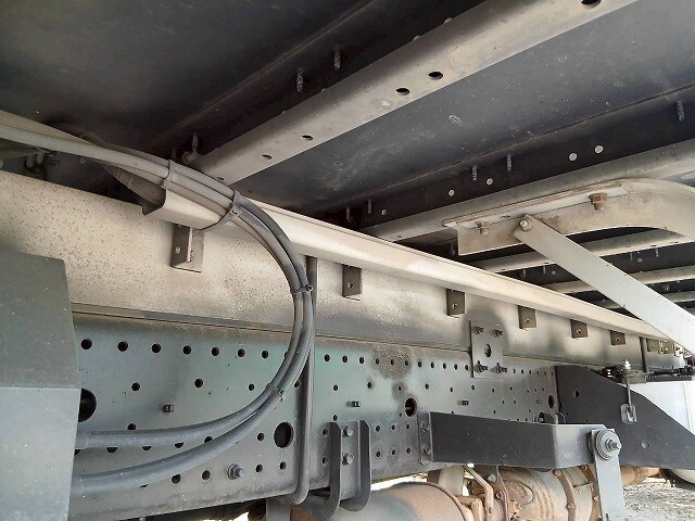 いすゞフォワードアルミウイング中型（4t）[写真19]