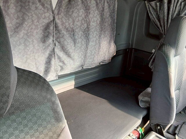 いすゞフォワードアルミウイング中型（4t）[写真23]