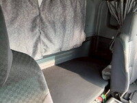 いすゞフォワードアルミウイング中型（4t）[写真24]