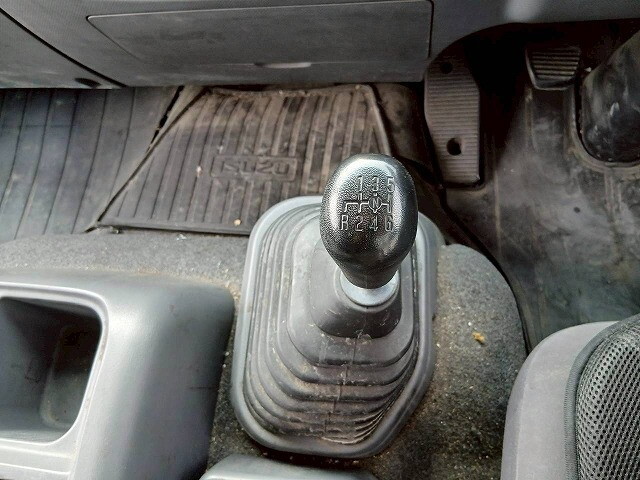 いすゞフォワードアルミウイング中型（4t）[写真25]