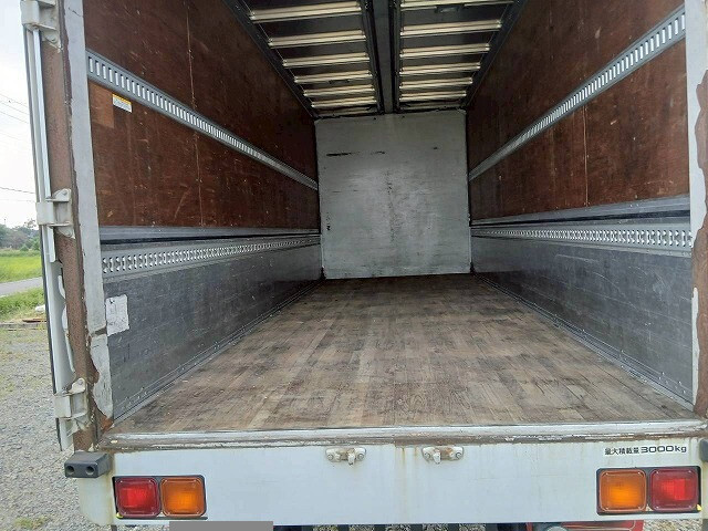 いすゞフォワードアルミウイング中型（4t）[写真37]