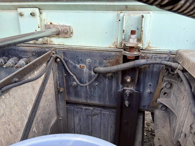 日野プロフィアタンク車（タンクローリー）大型（10t）[写真22]