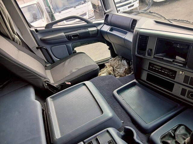 日野プロフィアタンク車（タンクローリー）大型（10t）[写真27]