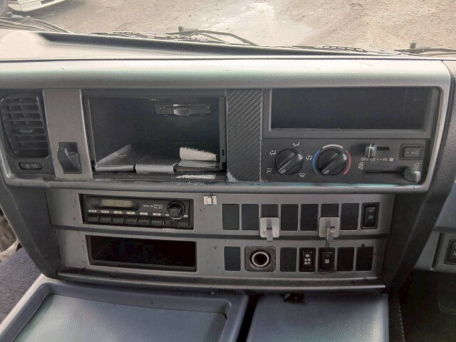 日野プロフィアタンク車（タンクローリー）大型（10t）[写真29]