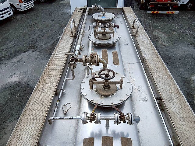 日野プロフィアタンク車（タンクローリー）大型（10t）[写真39]