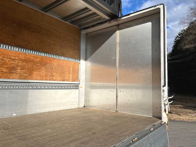 日野レンジャーアルミウイング中型（4t）[写真10]