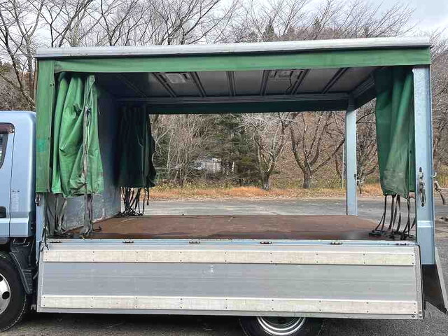 三菱キャンターカーテン車小型（2t・3t）[写真10]