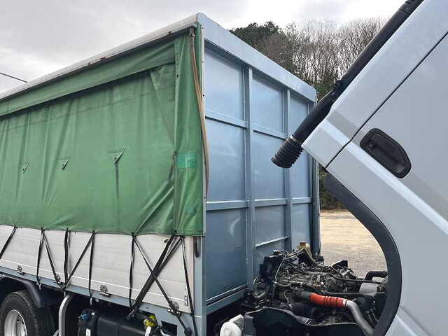 三菱キャンターカーテン車小型（2t・3t）[写真26]
