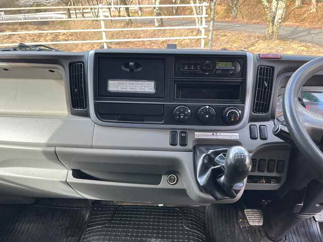 三菱キャンターカーテン車小型（2t・3t）[写真38]