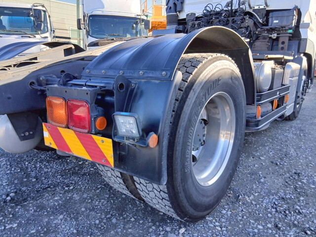 UDトラックスクオントレーラーヘッド（トラクターヘッド）大型（10t）[写真14]