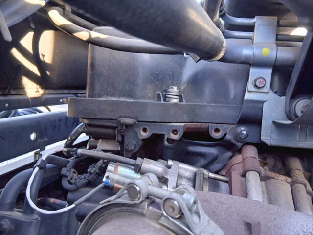 UDトラックスクオントレーラーヘッド（トラクターヘッド）大型（10t）[写真23]