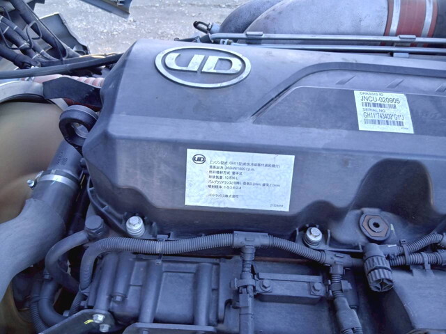 UDトラックスクオントレーラーヘッド（トラクターヘッド）大型（10t）[写真26]