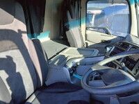 UDトラックスクオントレーラーヘッド（トラクターヘッド）大型（10t）[写真33]