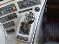 UDトラックスクオントレーラーヘッド（トラクターヘッド）大型（10t）[写真34]