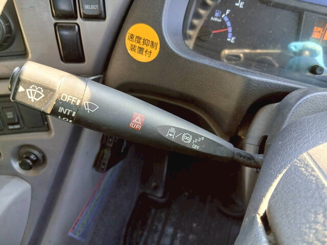 UDトラックスクオントレーラーヘッド（トラクターヘッド）大型（10t）[写真35]